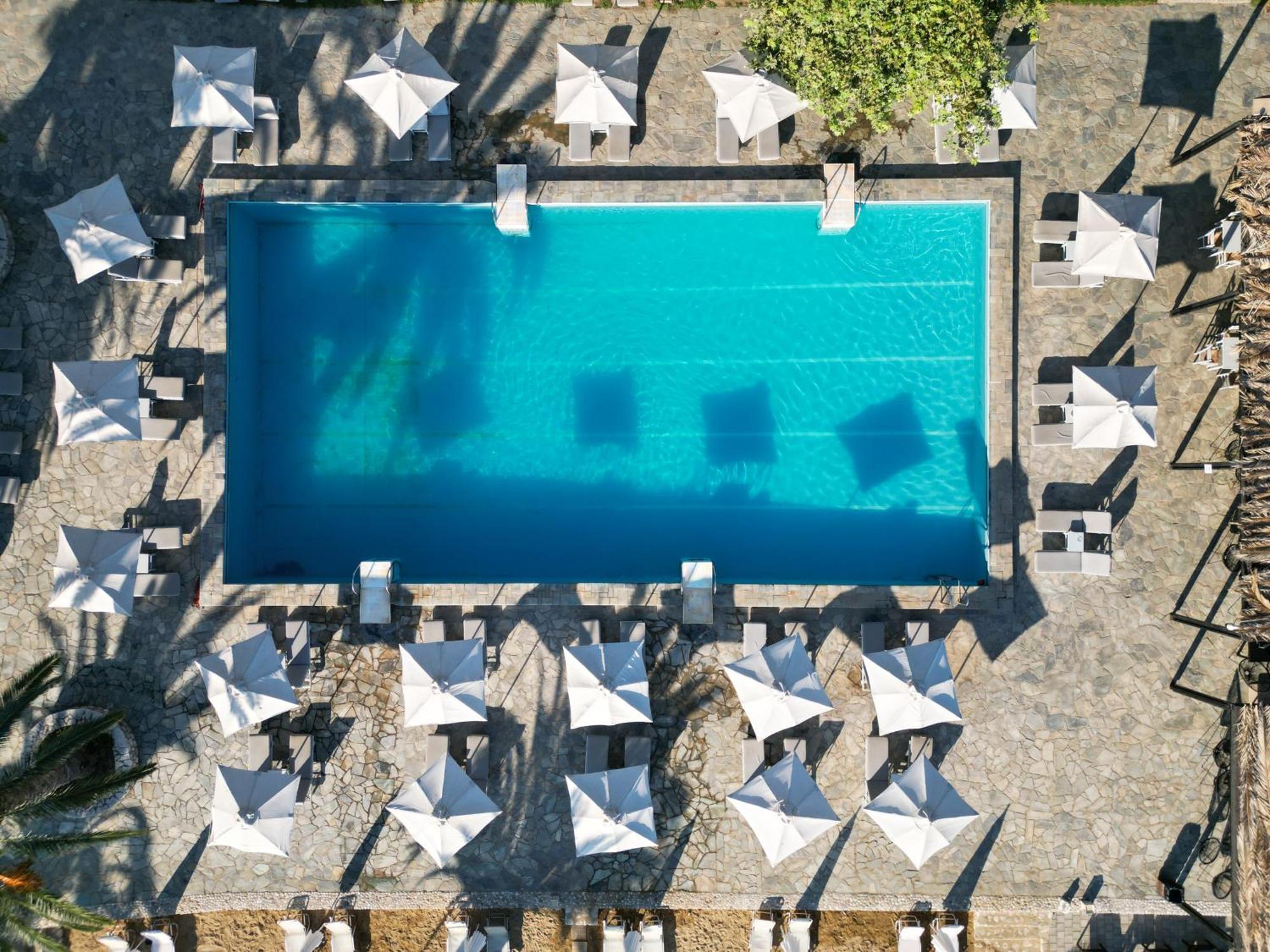 Long Beach Hotel & Resort Longos  Exterior foto