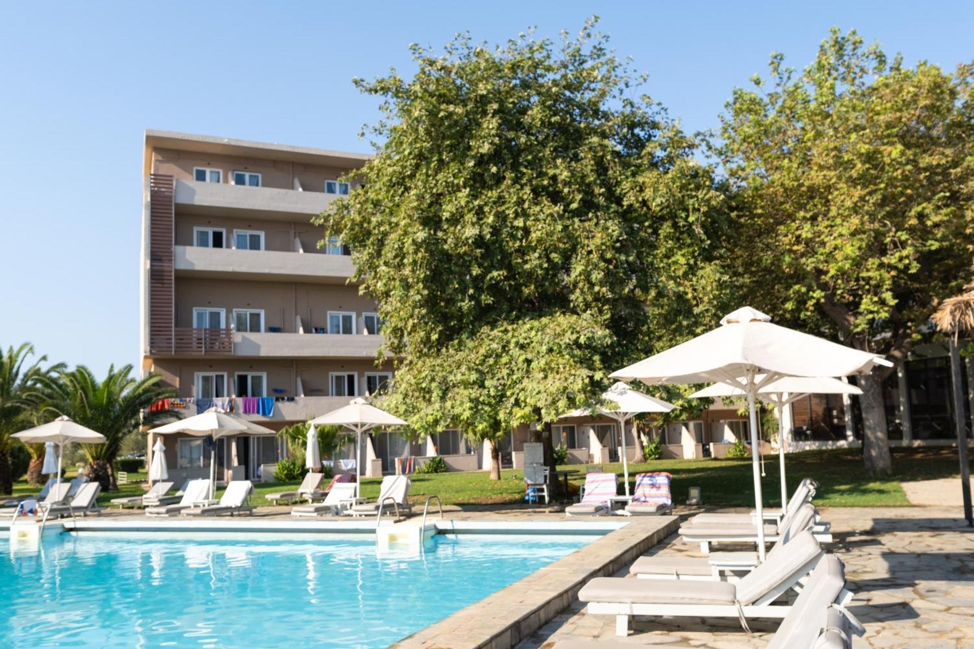 Long Beach Hotel & Resort Longos  Exterior foto